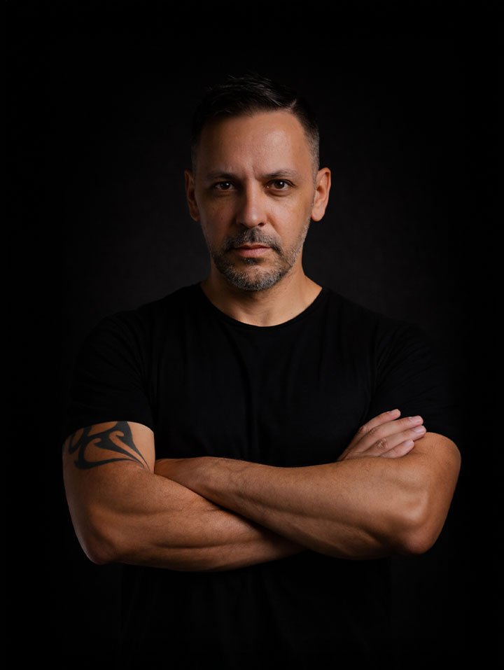 Elisandro da Silva, fundador e diretor criativo da TOSS Studio